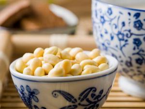 榨豆?jié){的豆渣可以吃嗎?什么人不能吃豆渣?