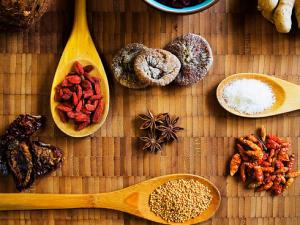 怎么做菜減鹽不減味？用醋拌涼菜