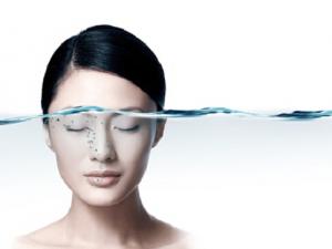 生理鹽水治皮膚過敏嗎?生理鹽水敷臉的作用