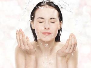 白醋洗臉有什么好處？怎么用白醋洗臉才正確