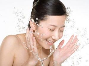 用什么洗臉最好?正確洗臉六十歲都沒皺紋