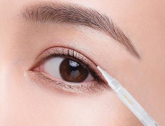 做了雙眼皮要冷敷還是熱敷?埋線雙眼皮術后怎么護理?