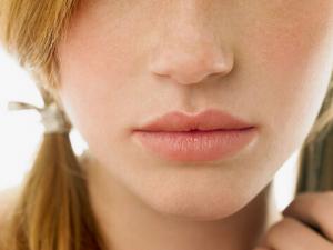 嘴唇發麻是什么原因？嘴唇發麻怎么辦？