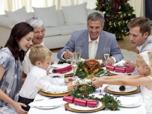 如何培養(yǎng)孩子餐桌禮儀？12個最基本禮儀告訴你