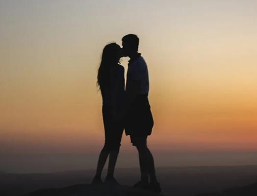 女朋友動不動就提分手一言不合就冷戰怎么辦?女生總說分手是因為作嗎