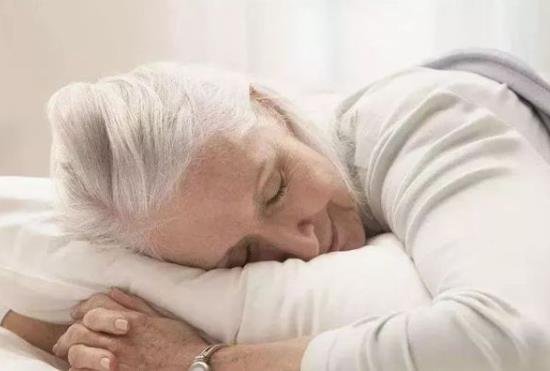 凌晨45點就醒了很難入睡是什么原因?很晚睡卻很早就自然醒正常嗎?