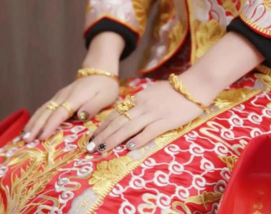 結婚三金是買一個還是一對?結婚三金可以換別的款式嗎