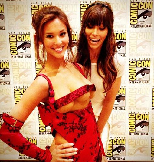 三乳女是真的嗎?全面回憶長著三個乳房的美女模特(組圖)