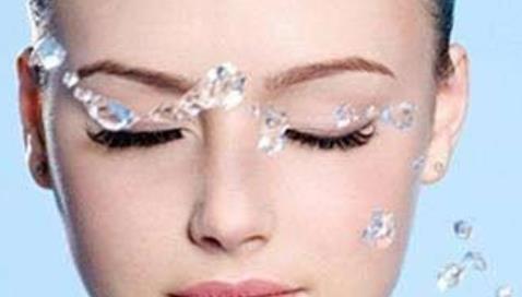 臉部長痤瘡這對很多人來說都是一種折磨 這些食物一定不可以吃