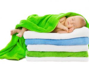 嬰兒浴巾什么材質(zhì)好?嬰兒浴巾怎么選擇?