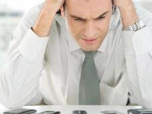 手機(jī)恐懼癥:上班族“守機(jī)”恐懼癥 總感覺(jué)電話響