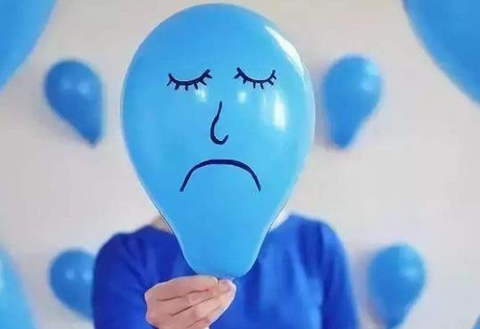 情侶之間一方有負面情緒該怎么處理?怎樣面對一個整天負面情緒的人