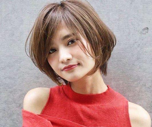 女生剪狼尾要剃鬢角嗎?女生剪狼尾好看嗎