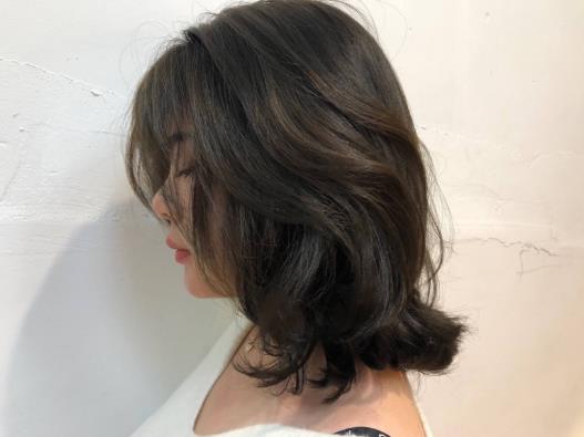 細軟頭發燙卷很快就直了嗎?燙完頭發幾天后就不卷了可以找理發店說嗎