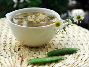 熬湯時(shí)最好蓋上鍋蓋 教你煮綠豆不讓湯變紅