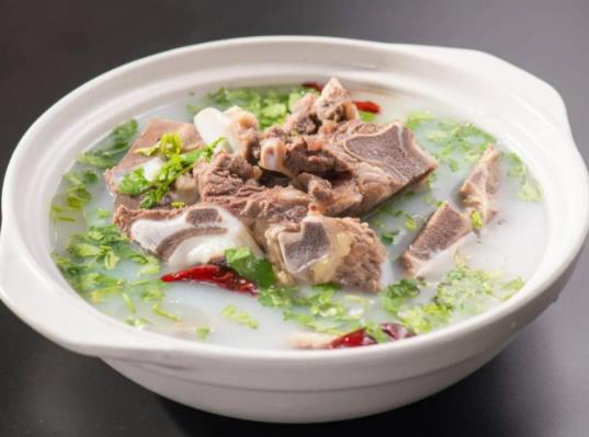 骨頭湯白色的東西主要是什么物質?骨頭湯熬多久最有營養