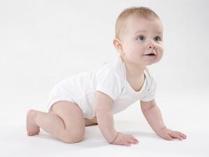 如何預(yù)防寶寶臉皸裂-寶寶臉上長癬怎么辦?