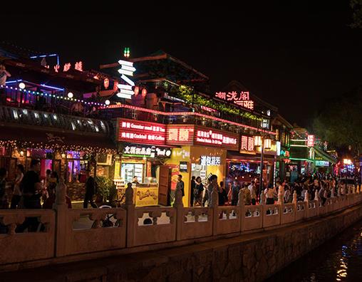 北京十大吃貨必去地點排名,王府井美食街、南鑼鼓巷最負盛名