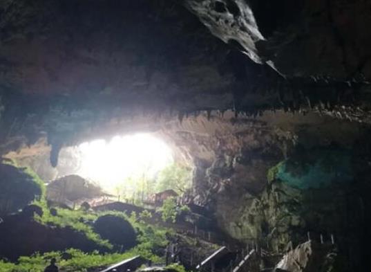 中國十大著名溶洞奇觀,安順龍宮是全國最長水溶洞、雞冠洞是自然大空調