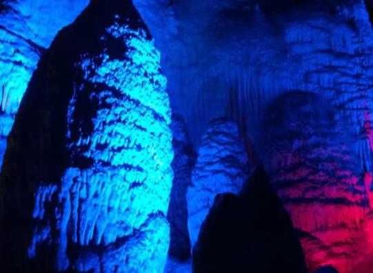 中國十大著名溶洞奇觀,安順龍宮是全國最長水溶洞、雞冠洞是自然大空調