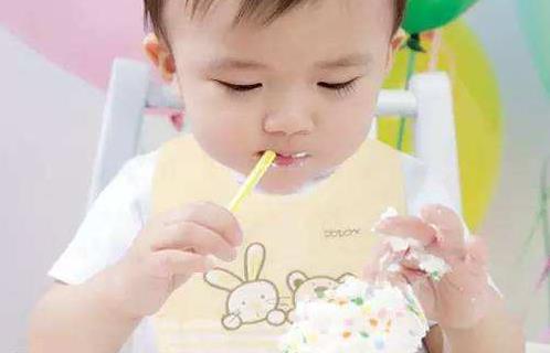 寶寶衣服上的污漬怎么洗?寶寶衣服上的尿液怎么洗?