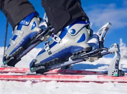 滑雪鞋是買大一碼好還是正好的好?滑雪鞋要穿緊一點(diǎn)嗎?