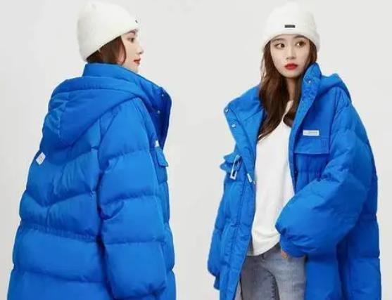 克萊因藍(lán)和綠色哪個顯白?克萊因藍(lán)色的衣服顯老嗎