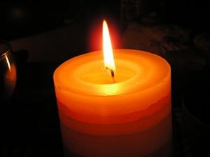 如何讓蠟燭不流淚?蠟燭燃燒不流蠟油的方法