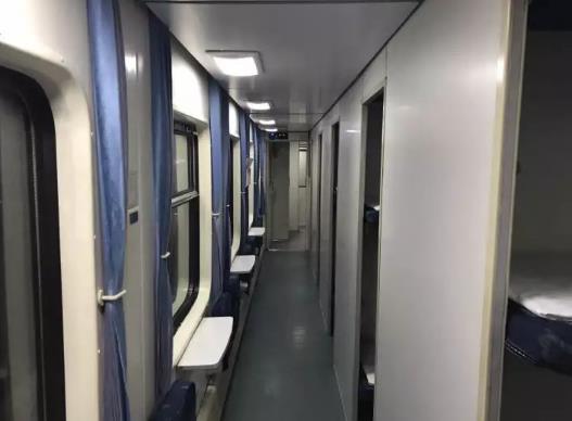 臥鋪不換票怎么叫醒?冬天做硬臥要帶厚外套嗎