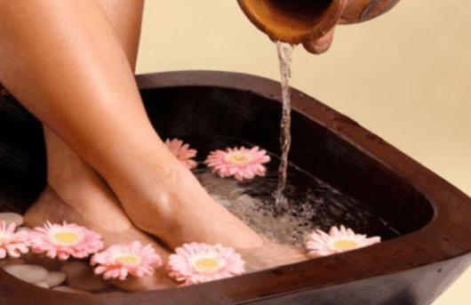 腳癢用艾葉泡腳有用嗎 艾葉泡腳可以治療腳氣嗎