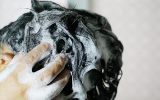 冬天天天洗頭發好不好 冬天洗頭怎么防止頭發干燥