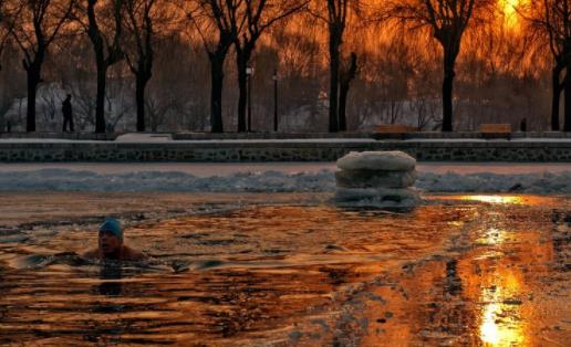 為什么冬泳的人不容易感冒 冬泳后可以馬上洗熱水澡嗎