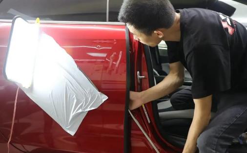 新車車門為什么用力才能關上 新車門縫大有必要調嗎