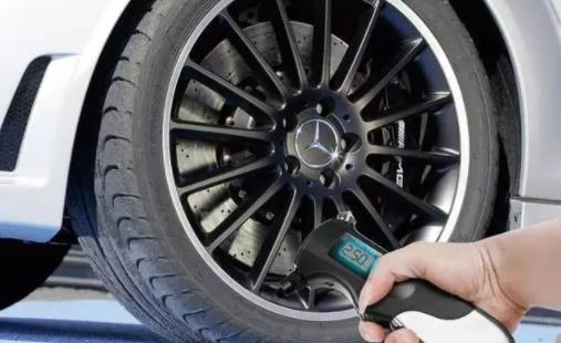 胎壓亮黃燈還能開嗎 胎壓低對(duì)油耗影響大不大