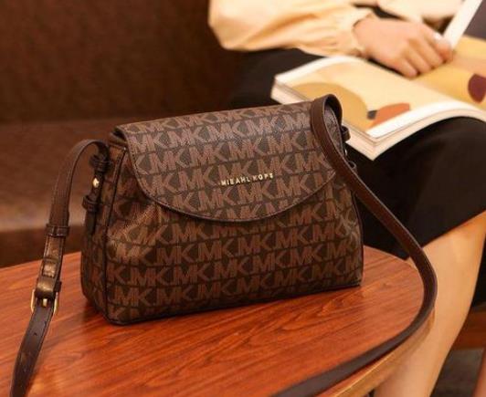 lv柜姐有內(nèi)部折扣嗎?lv柜姐態(tài)度不好可以換人嗎