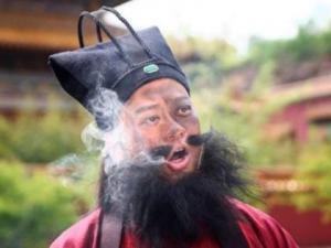 裝逼/裝比/裝b什么意思？裝B遭雷劈 裝純遭人輪