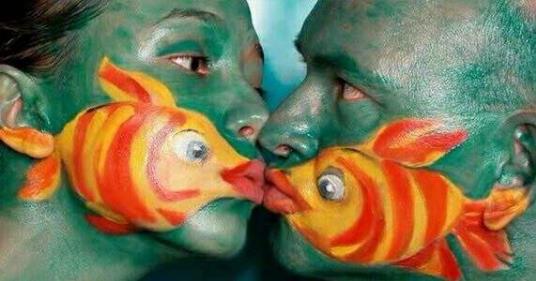 么么噠 親嘴魚.jpg