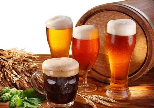 夏季哪些人不宜喝啤酒?夏天七類人喝啤酒的壞處
