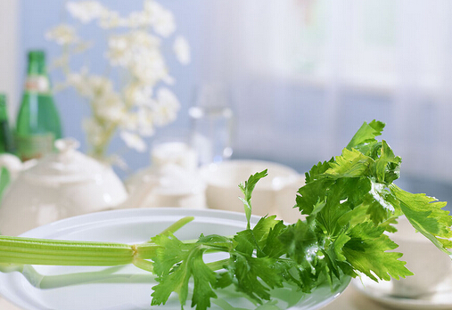 吃芹菜導致不育？怎么有效避孕？