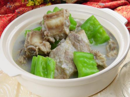 夏天吃什么菜降火?苦瓜燉排骨的做法