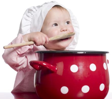 混合喂養對寶寶好嗎？混合喂養該如何選擇代乳品