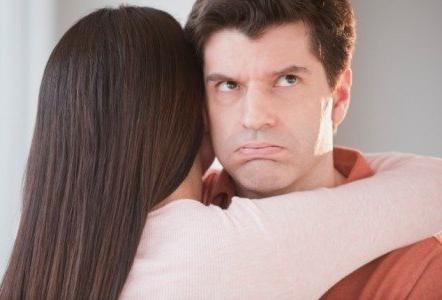 男人吃醋時的2種類型,男人吃醋的6個表現