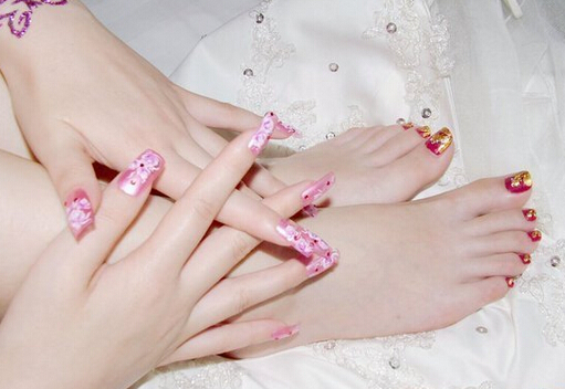 手腳脫皮是怎么回事？手腳脫皮是缺什么維生素？