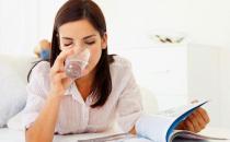 喝溫開水好處：養胃、清潔口腔、刷牙保護牙齦