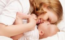 產(chǎn)后脫發(fā)怎么辦？產(chǎn)后如何護(hù)理頭發(fā)？