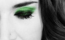 眼影色盤大膽用起來！橙藍色搭配更棒哦！