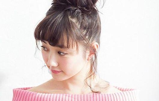 怎么扎馬尾好看?將頭發(fā)略微打毛
