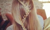 圓臉MM適合什么發型？齊劉海波波頭