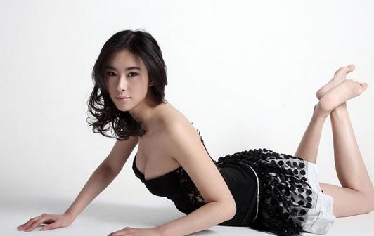 圓臉怎么扎發才好看?小臉發型教程