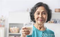 老年人保持快樂有四個絕招！